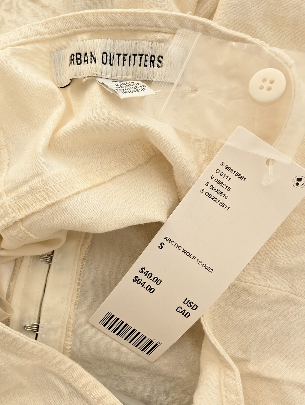 NWT Urban Outfitters Arctic Wolf Halter Top - Picture 3 of 5